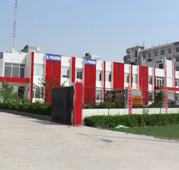 Pharmacy Colleges in Delhi NCR Are the Top Choice for Students Planning a Future in Healthcare